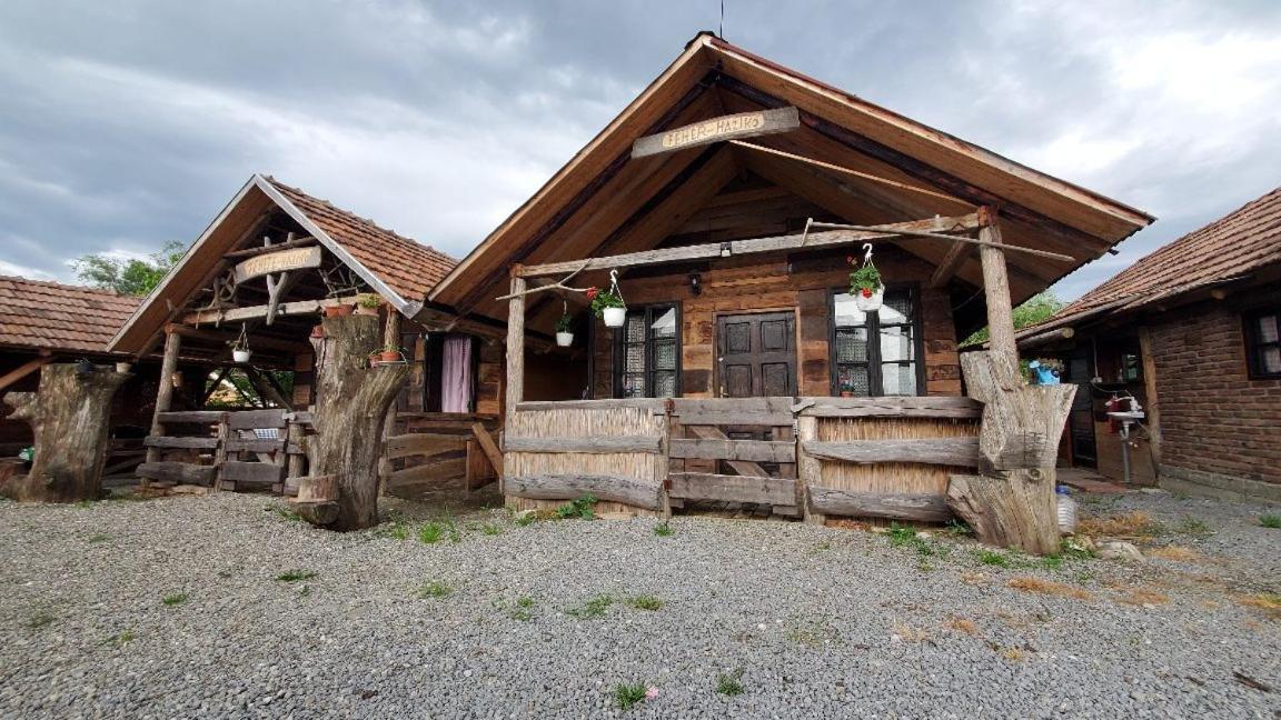 Casa Rustic Feher & Fekete Vendeghazak Sovata Dış mekan fotoğraf